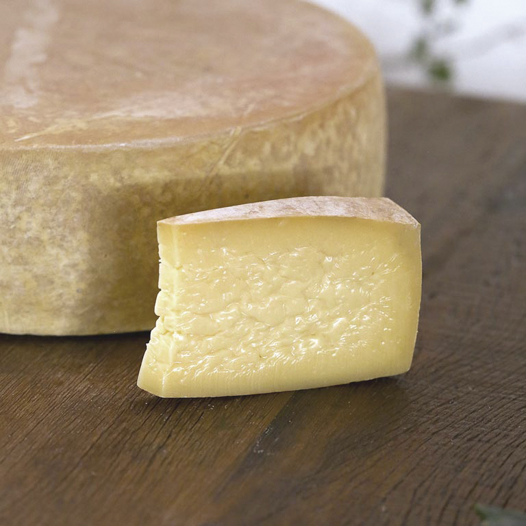 Queijo Tipo Fontina Serra das Antas Peça 1/4 3,5kg | Caixa 01 unidade