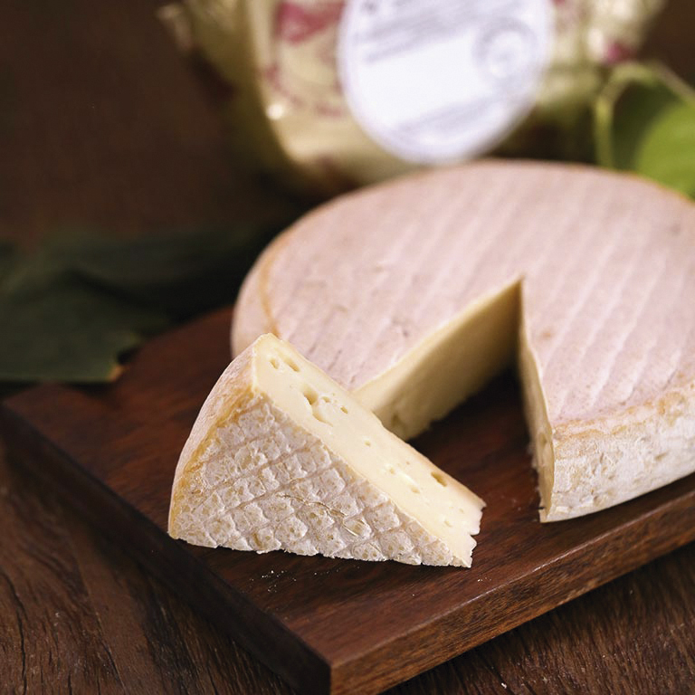 Queijo Tipo Reblochon Serra das Antas Fração 600g | Caixa 02 unidades